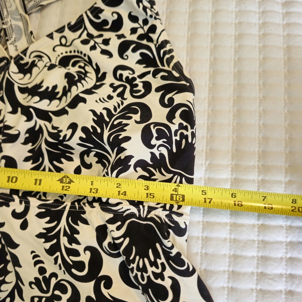 LANDS END BLACK AND WHITE TANKINI/BATHING SUIT TOP SIZE 16W - Picture 4 of 10